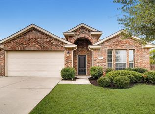 201 Orbit Dr, Lavon, TX 75166