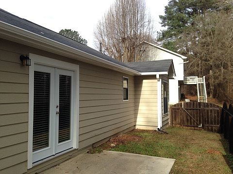 883215_rear_12292015