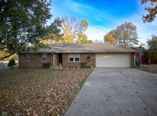 4008 Summit Ridge Rd, Greenwood, IN 46142