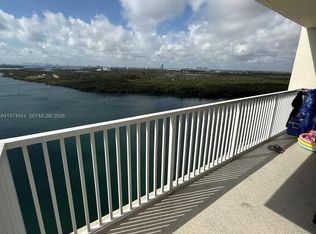 300 Bayview Dr APT 2106, Sunny Isles Beach, FL 33160