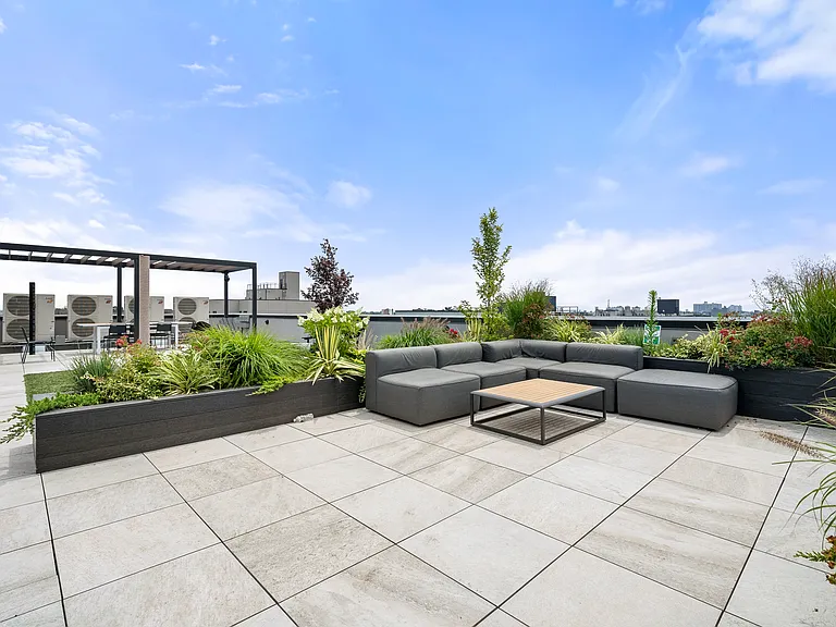 152 Erasmus St #307 — Photo 37