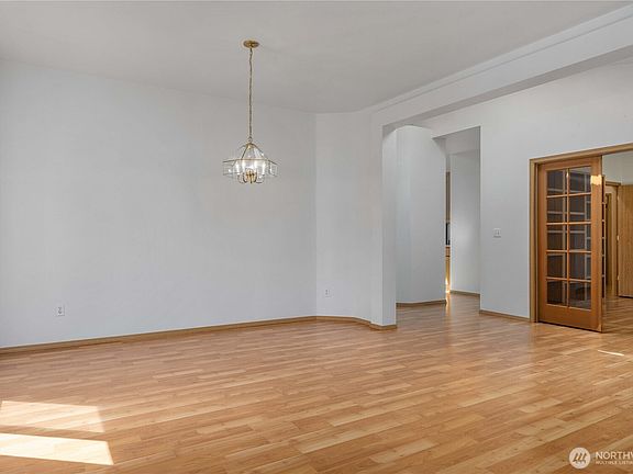4th image of 15020 148th Street E