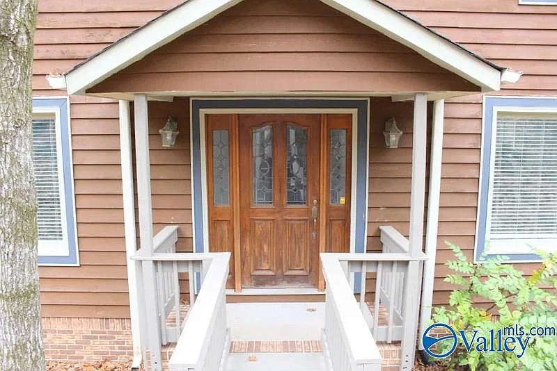 3 bed, 2.5 bath, 2367 sqft, $1,895 — Photo 3