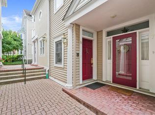 51 Forest Ave APT 8, Greenwich, CT 06870