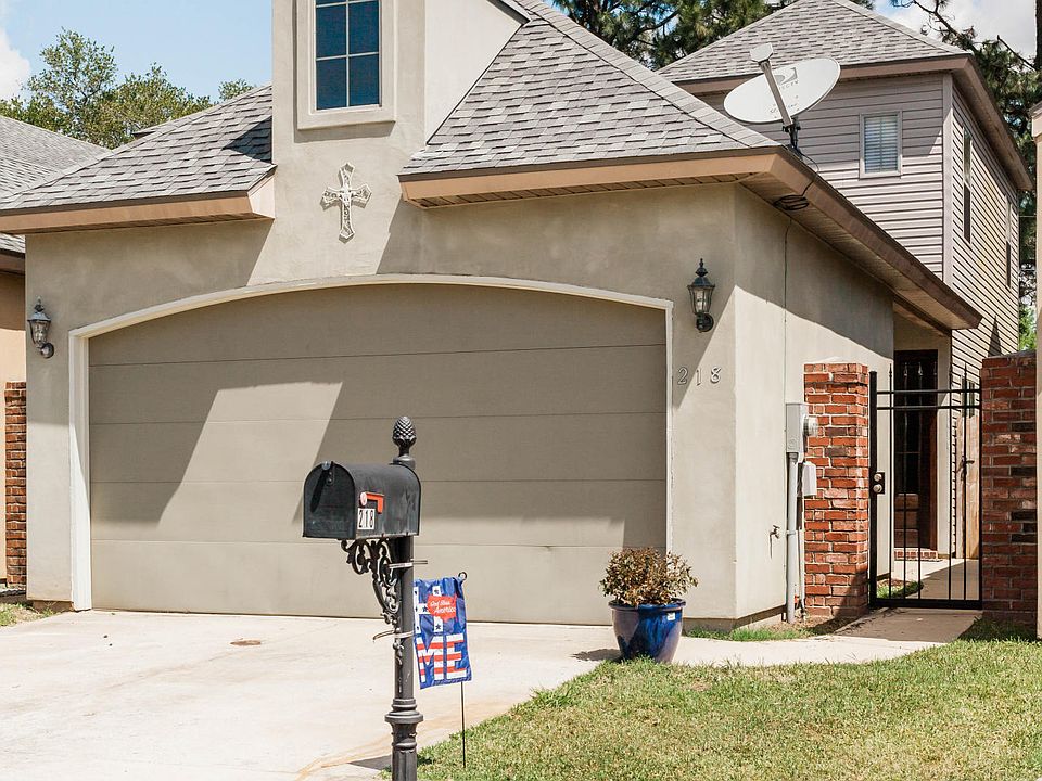 1st image of 218 Chimney Rock Blvd