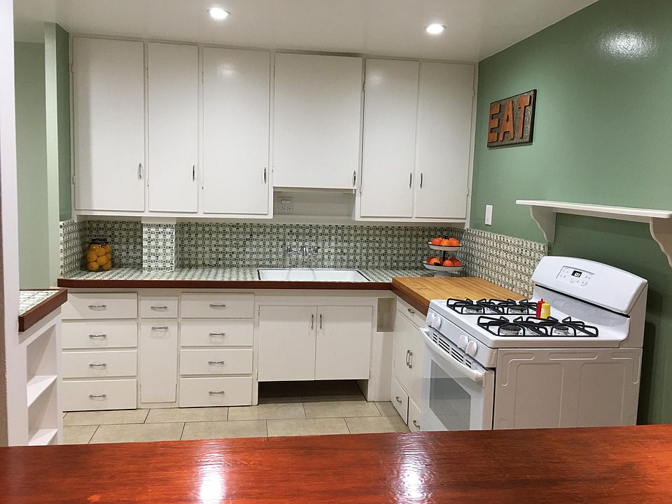 2nd image of 1725 Harriman Ln