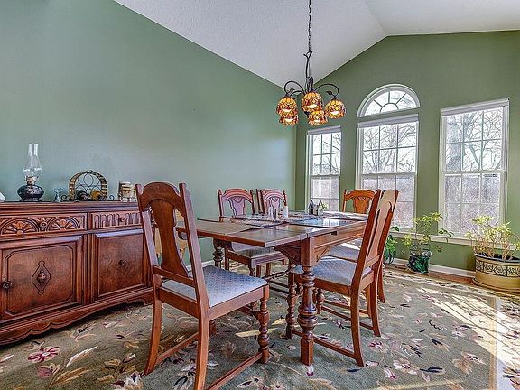 3rd image of 6924 Creekside Way