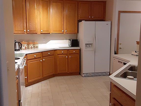 2nd image of 1223 Crossings Ct NE