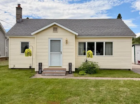 975 Cottage St, Ishpeming, MI 49849