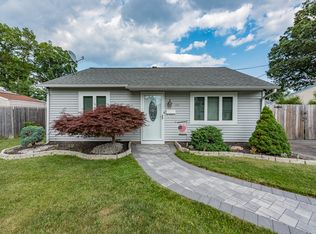 30 Crescent Rd, Edison, NJ 08817