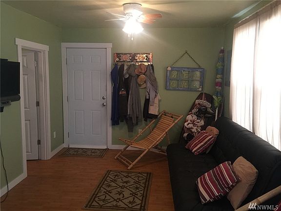 3rd image of 302 W Locust St