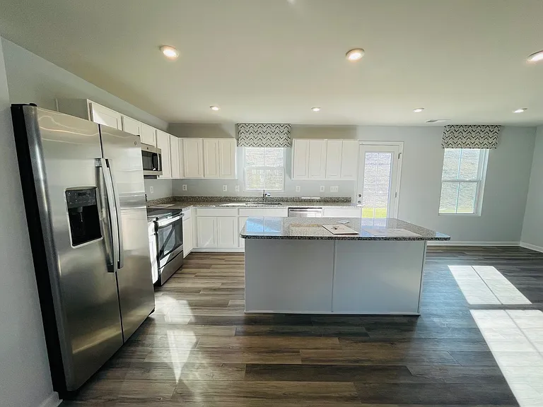 2065 Tailor Dr — Photo 6