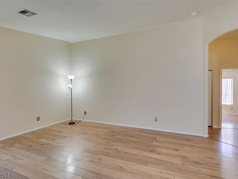 8168 W Gilmore Ave — Photo 4