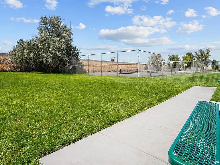 Valley Park — Photo 35