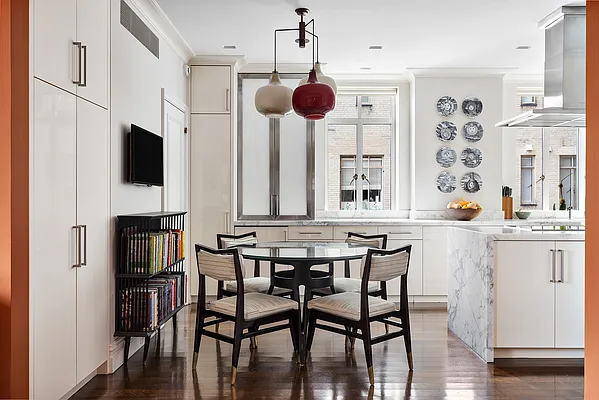 Sold by Compass | media 6