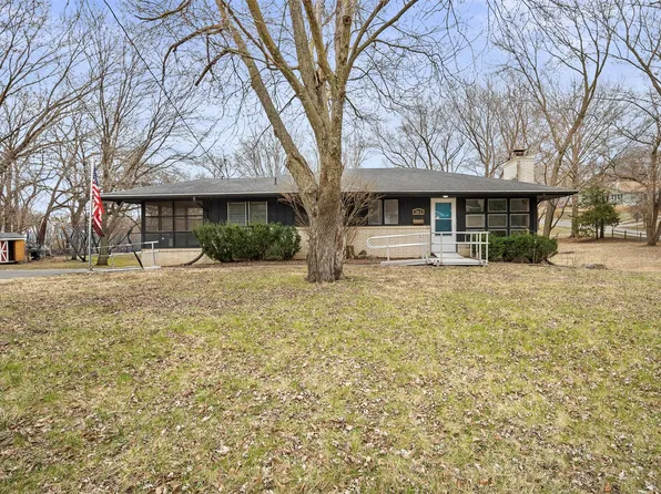 2401 Courtland Dr, Des Moines, IA 50315