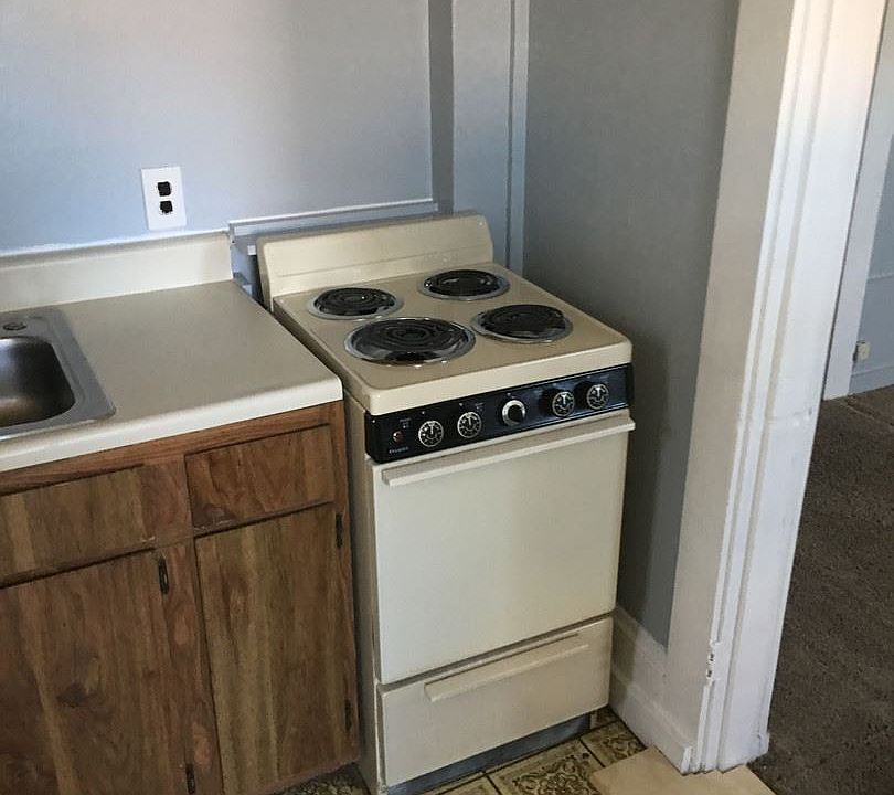 2nd image of 1790 Cranston St #1790