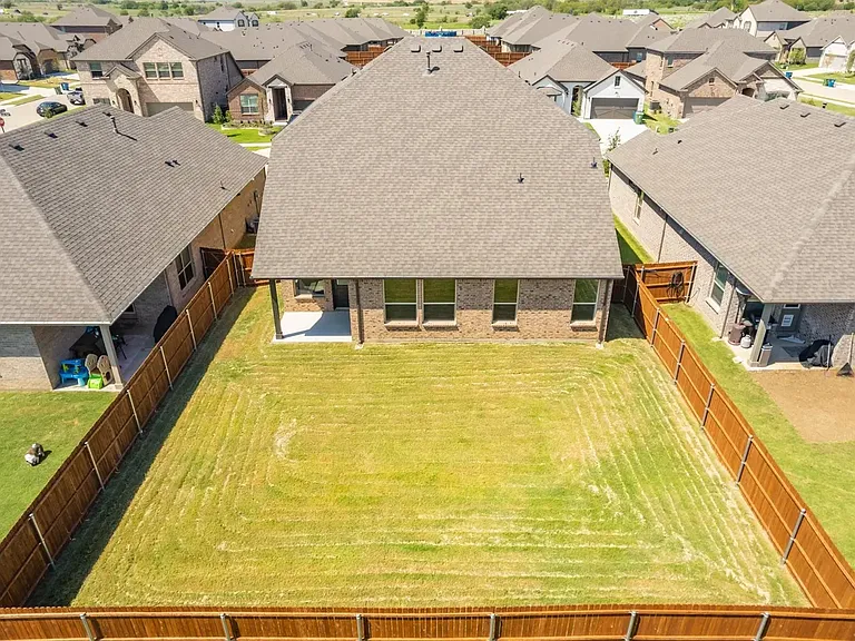 1137 Castlerock Rd — Photo 5