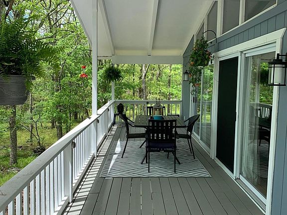 3rd image of 803 Gaskin Court North