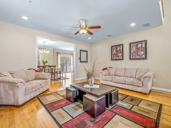 1 Dunia Ln Unit 1, Northborough, MA 01532