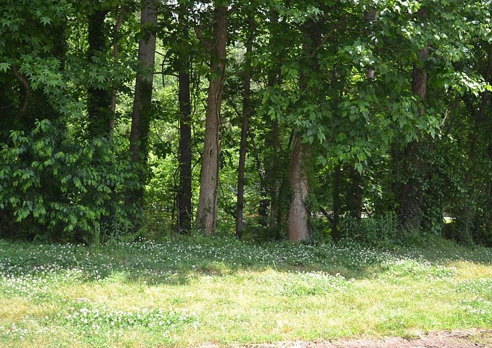 1st image of 3016 Pebblebrook Dr