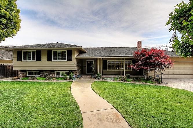 1st image of 2644 W Benjamin Holt Dr