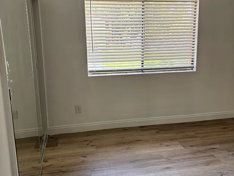 1118 W Blaine St #101 — Photo 8