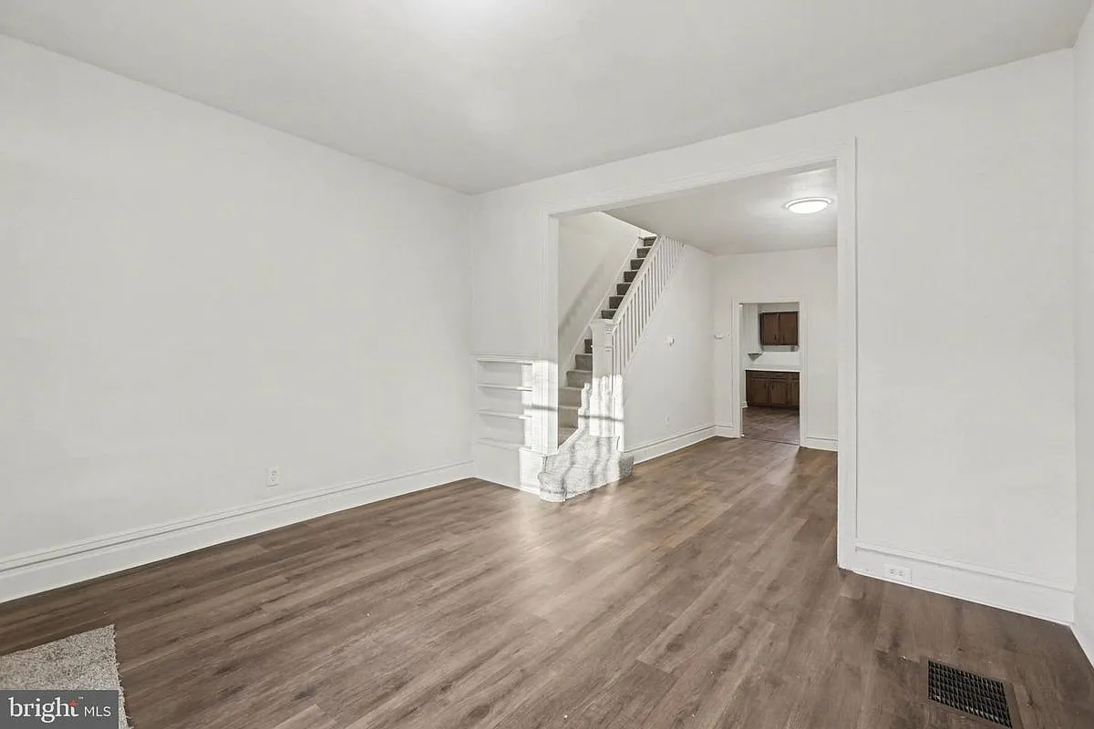 3 bed, 1.0 bath, 1347 sqft, $1,495 — Photo 3