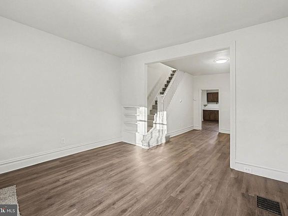 3rd image of 335 Poplar St