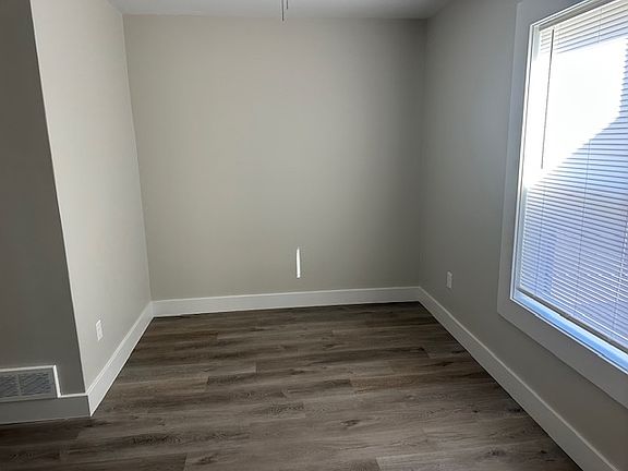 5th image of 109 S Warren Ave #1
