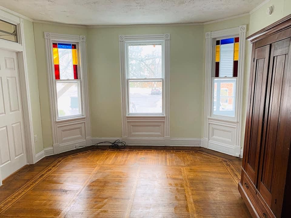 1st image of 49 N Chestnut St