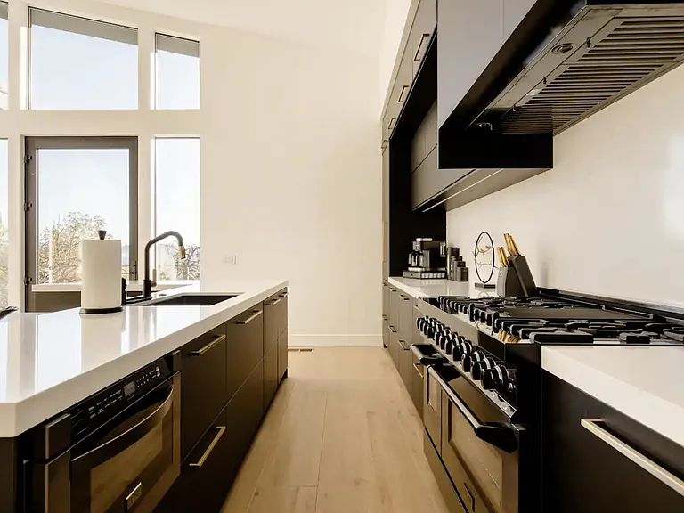 2050 Hidden Crest Dr — Photo 7
