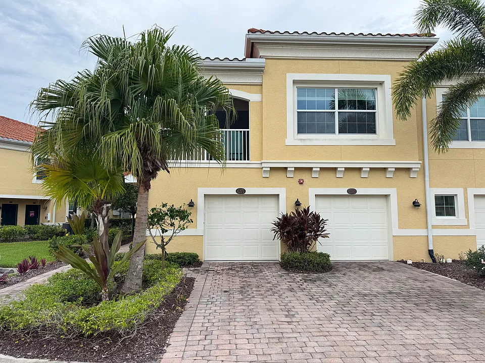 4271 Expedition Way #103