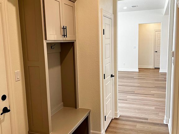 5th image of 408 S Central St