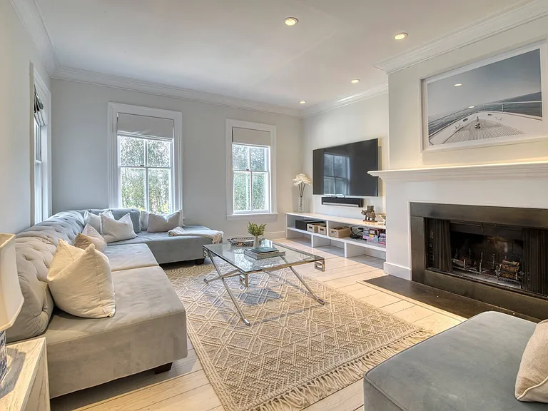 232 Hill St — Photo 9