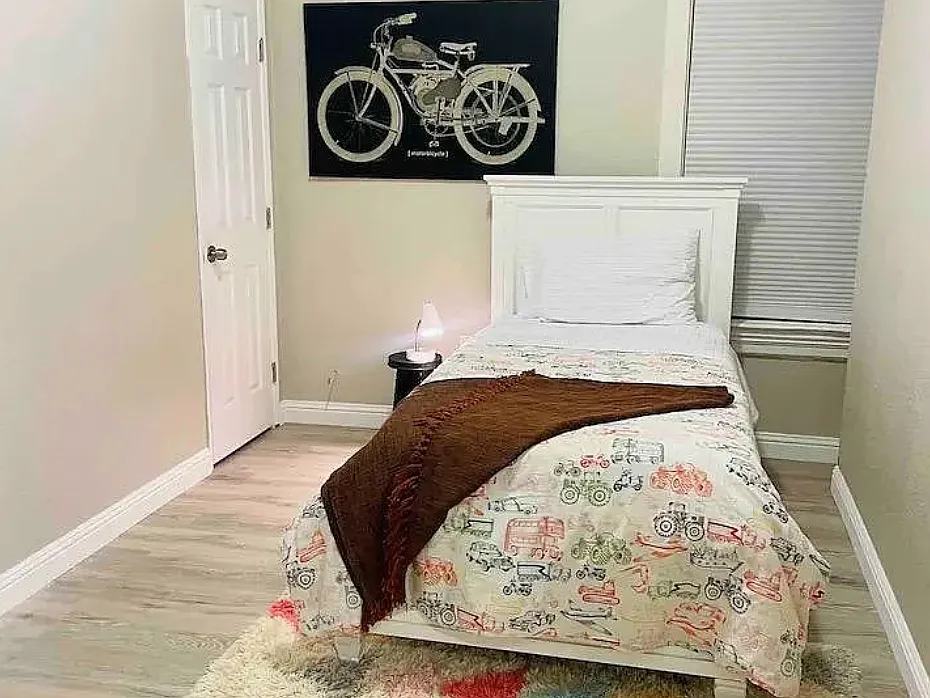 3 bed, 1100 sqft, $3,750 — Photo 4