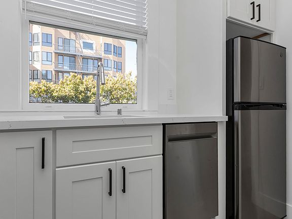 4th image of 1225 Taylor St #305