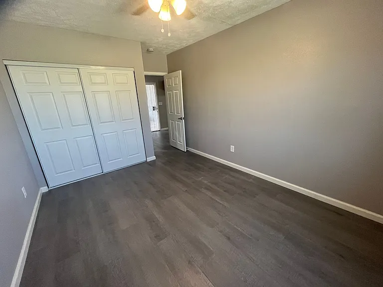 27763 Crestview Rd — Photo 5