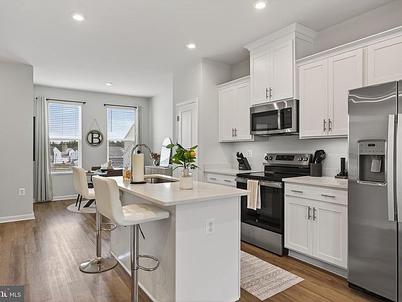 3rd image of 114 Coolidge Ave