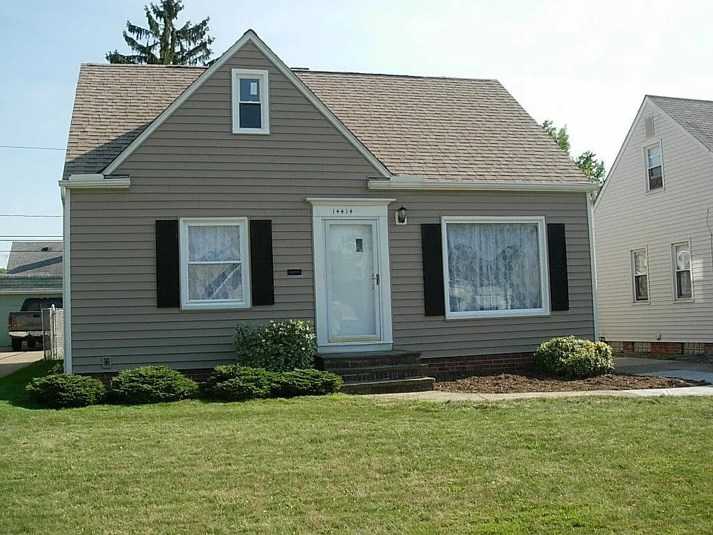 14414 Reddington Ave photo 1