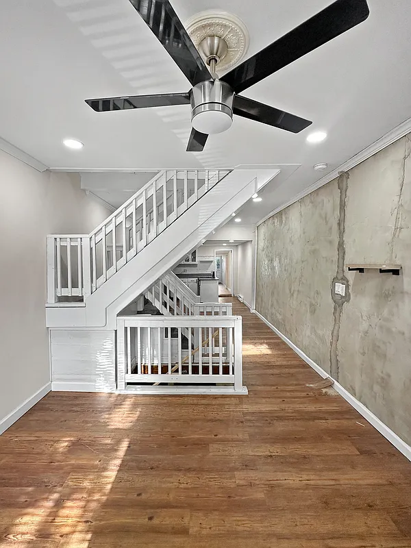 3 bed, 1.0 bath, 1509 sqft, $2,600 — Photo 4