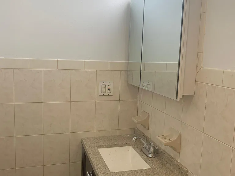139 Boyd Ave #1F — Photo 13