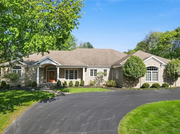 56 Sunset Ln, Orchard Park, NY 14127