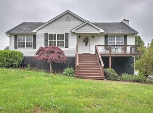 1002 Mountain Breeze Ln, Bristol, TN 37620