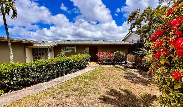 366 Poipu Dr — Photo 20