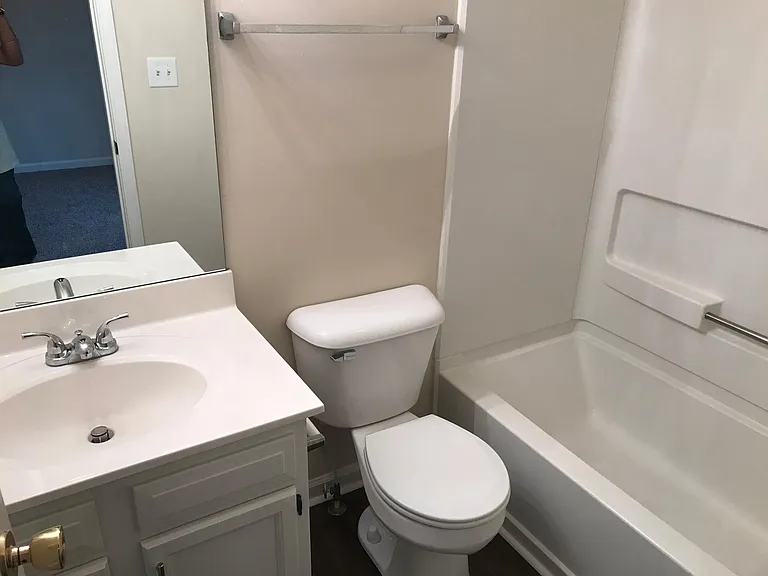 425 Dabney Dr — Photo 8