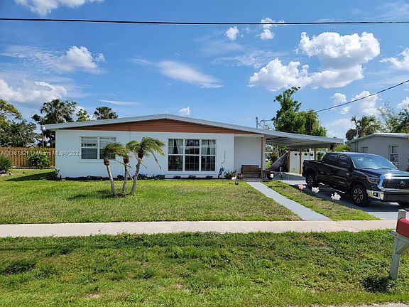 2nd image of 21371 Gladis Ave