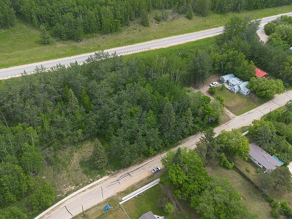 4th image of 33 Crescent Dr
