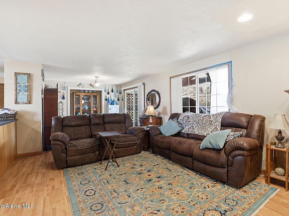 5th image of 1490 N Glasgow Dr