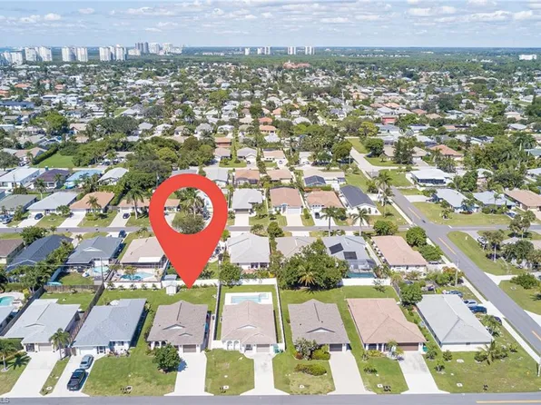577 98th Ave N, Naples, FL 34108